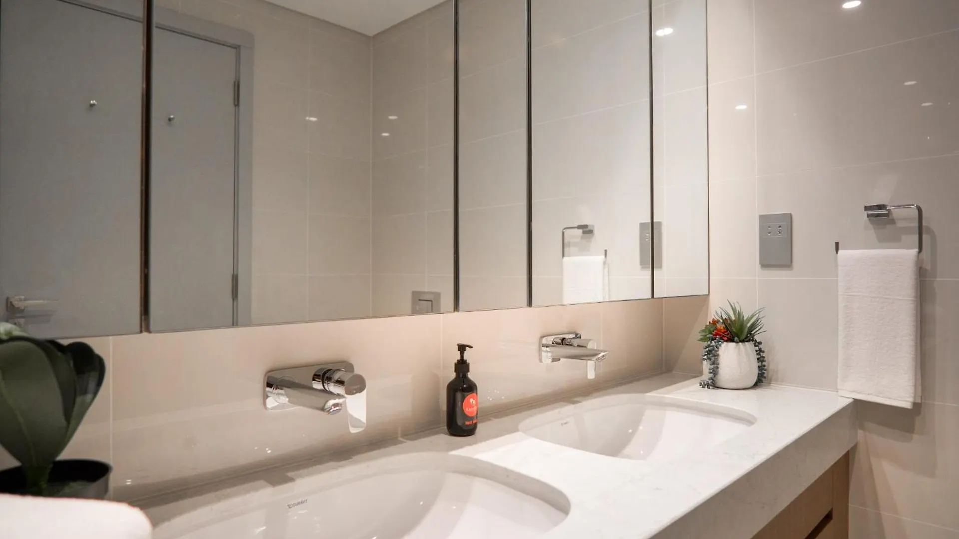 Easygo- Beachfront 2Bdr Apt In Dubai Harbor- Beach Isle 0*,