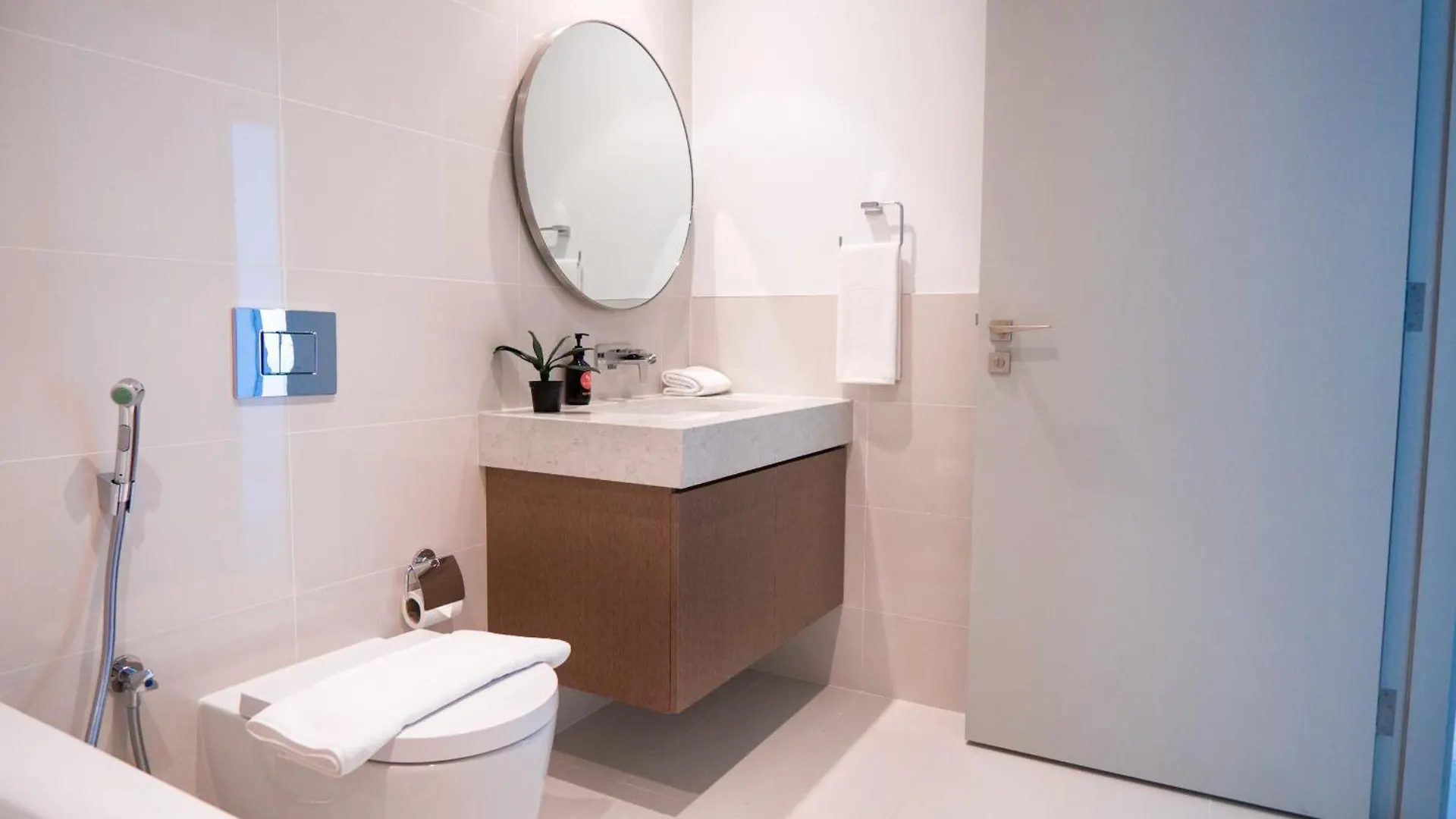 Easygo- Beachfront 2Bdr Apt In Dubai Harbor- Beach Isle United Arab Emirates